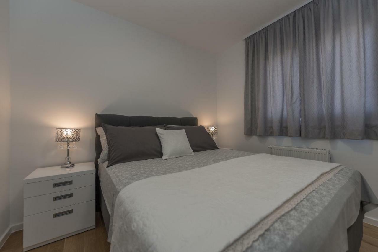 Penthouse Nikola Apartment Makarska Exterior photo