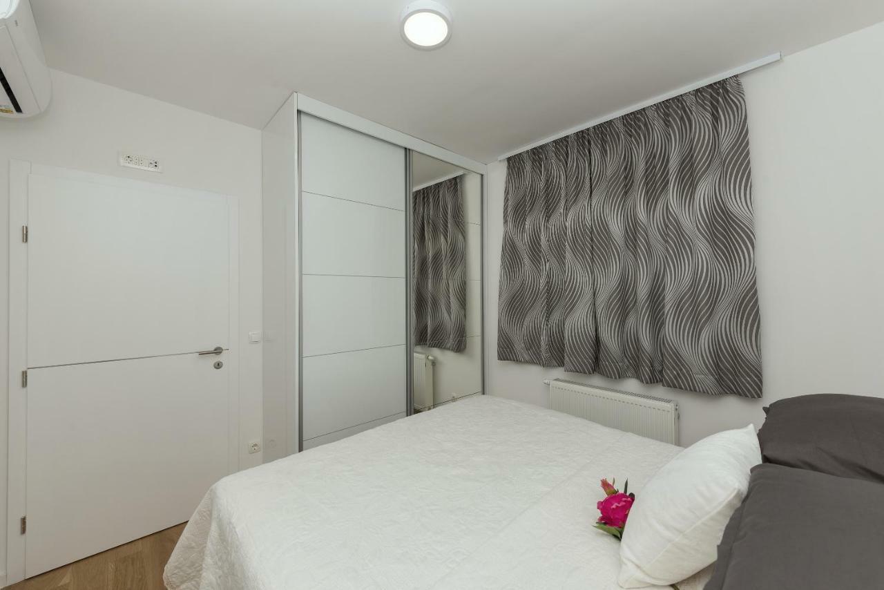 Penthouse Nikola Apartment Makarska Exterior photo