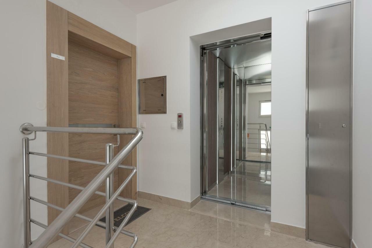 Penthouse Nikola Apartment Makarska Exterior photo
