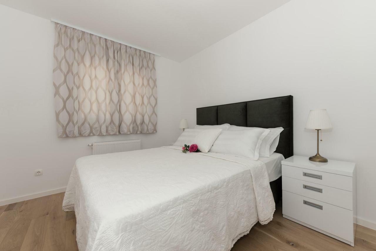 Penthouse Nikola Apartment Makarska Exterior photo